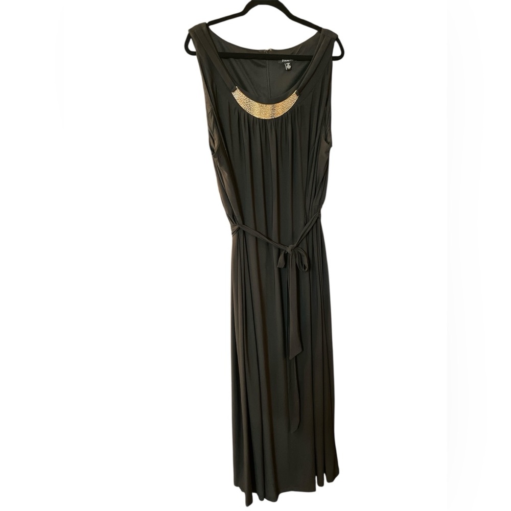 Elegant Black Sleeveless Dress with Silver Accent🖤
